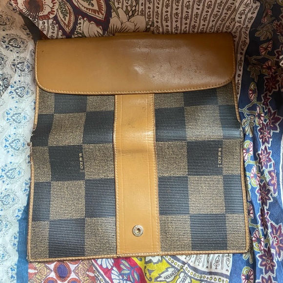 Vintage Fendi Wallet - Picture 6 of 7